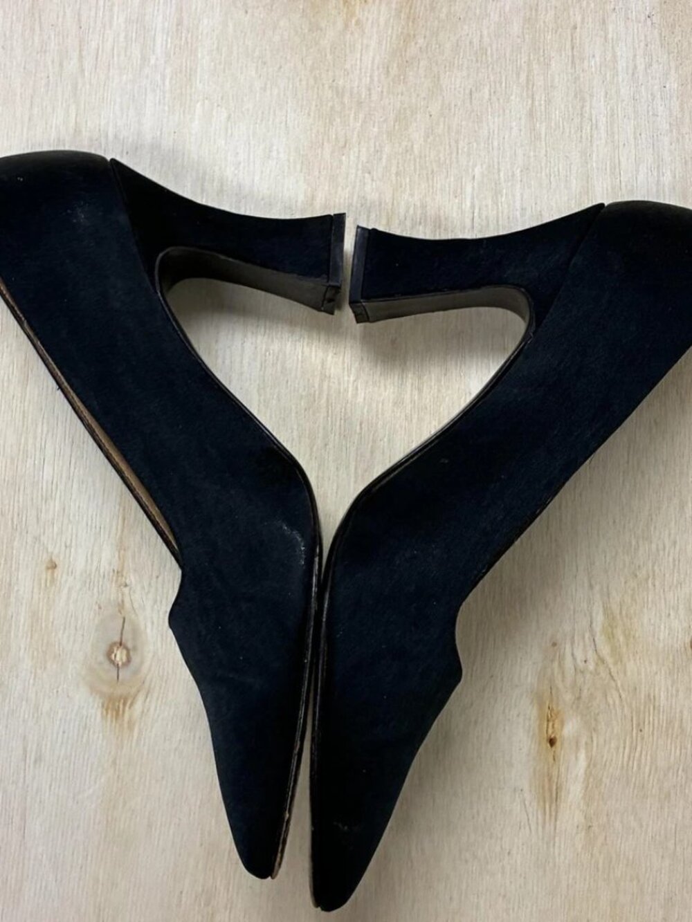 Kenneth Cole All Leather Suede Black Spool Heel Pumps sz 8 - Picture 4 of 7